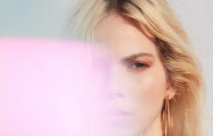 Yüz germe nedir? Yüz germe nasıl yapılır?