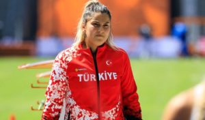 Eda Tuğsuz kimdir? Eda Tuğsuz kaç yaşında nereli? Eda Tuğsuz branşı ne?