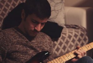 Youtube trendleri sallayan Emir Güler “Nafile” şarkısı ile müzikseverlerle buluştu!