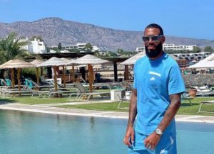 Olympiakos 6 numara M’Vila kim, mevkisi ne?