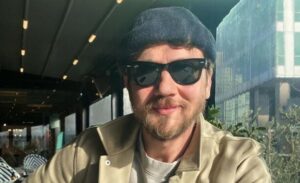 FOX Maske Kimsin tahminleri: Kuzgun maskesi Aras Bulut İynemli mi? Aras Bulut İynemli kimdir?