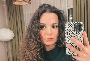 FOX Maske Kimsin tahminleri: Ördek maskesi Aslı Bekiroğlu mu? Aslı Bekiroğlu kimdir?