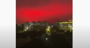 Kırmızı gökyüzü kıyamet alameti mi? Çin’de kırmızı gökyüzü neden oldu?
