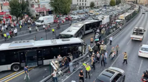 İstanbul’da metrobüs kazası, 1 kişi öldü, 38 kişi de yaralandı