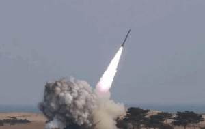 Yemen İsrail’e balistik füzelerle saldırıdı